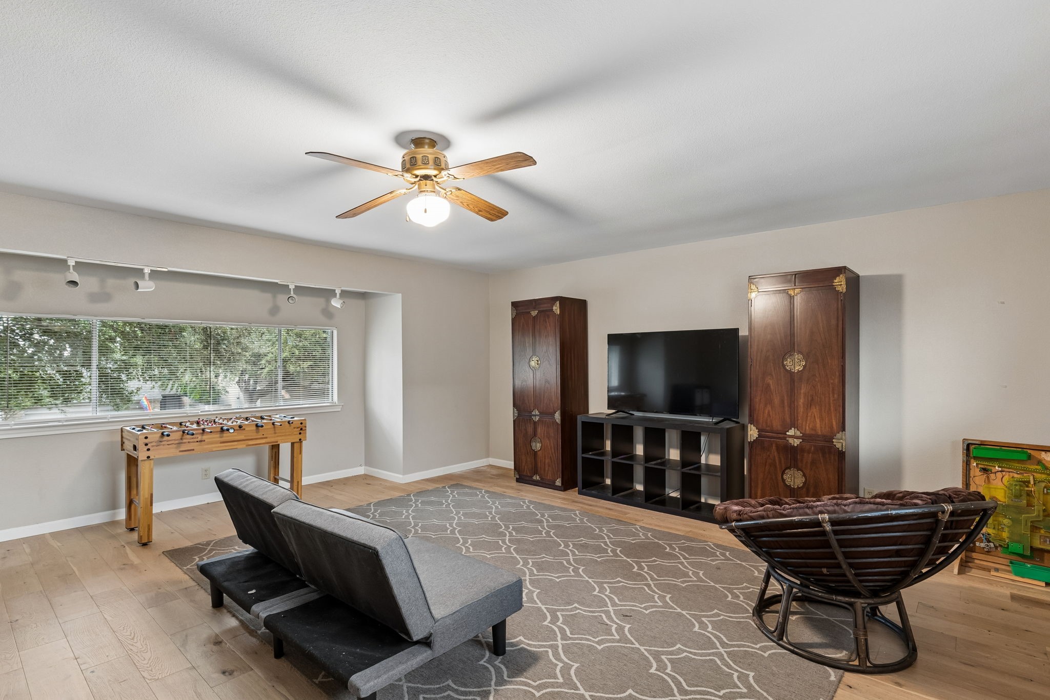 9622 Highland View Drive