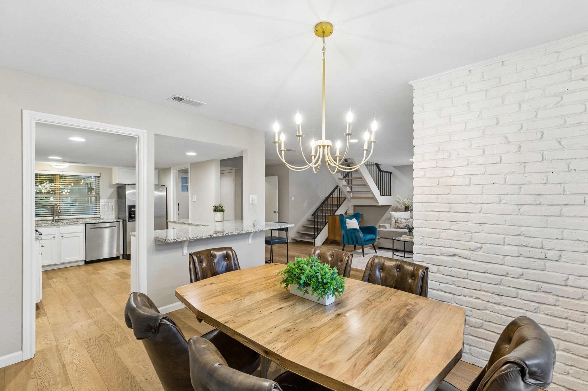 9622 Highland View Drive