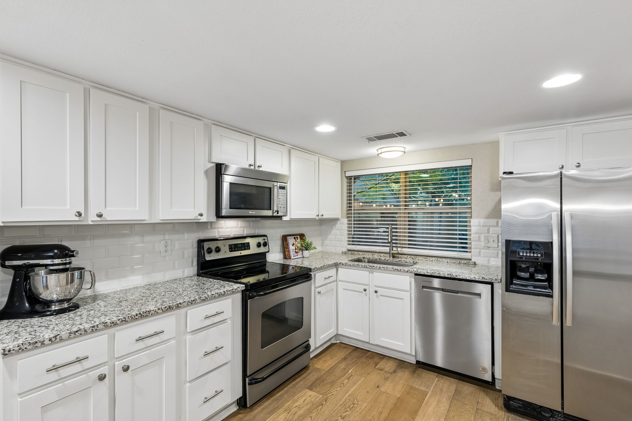 9622 Highland View Drive