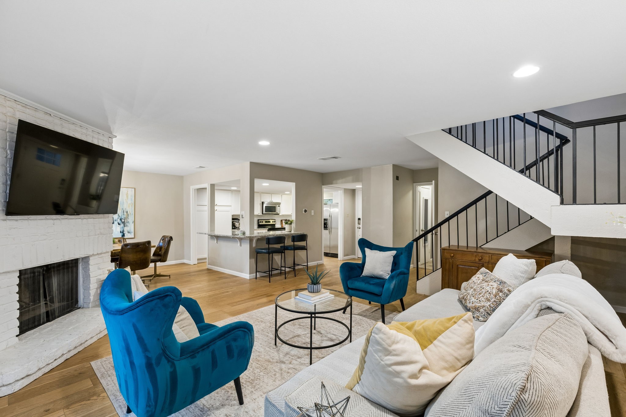 9622 Highland View Drive