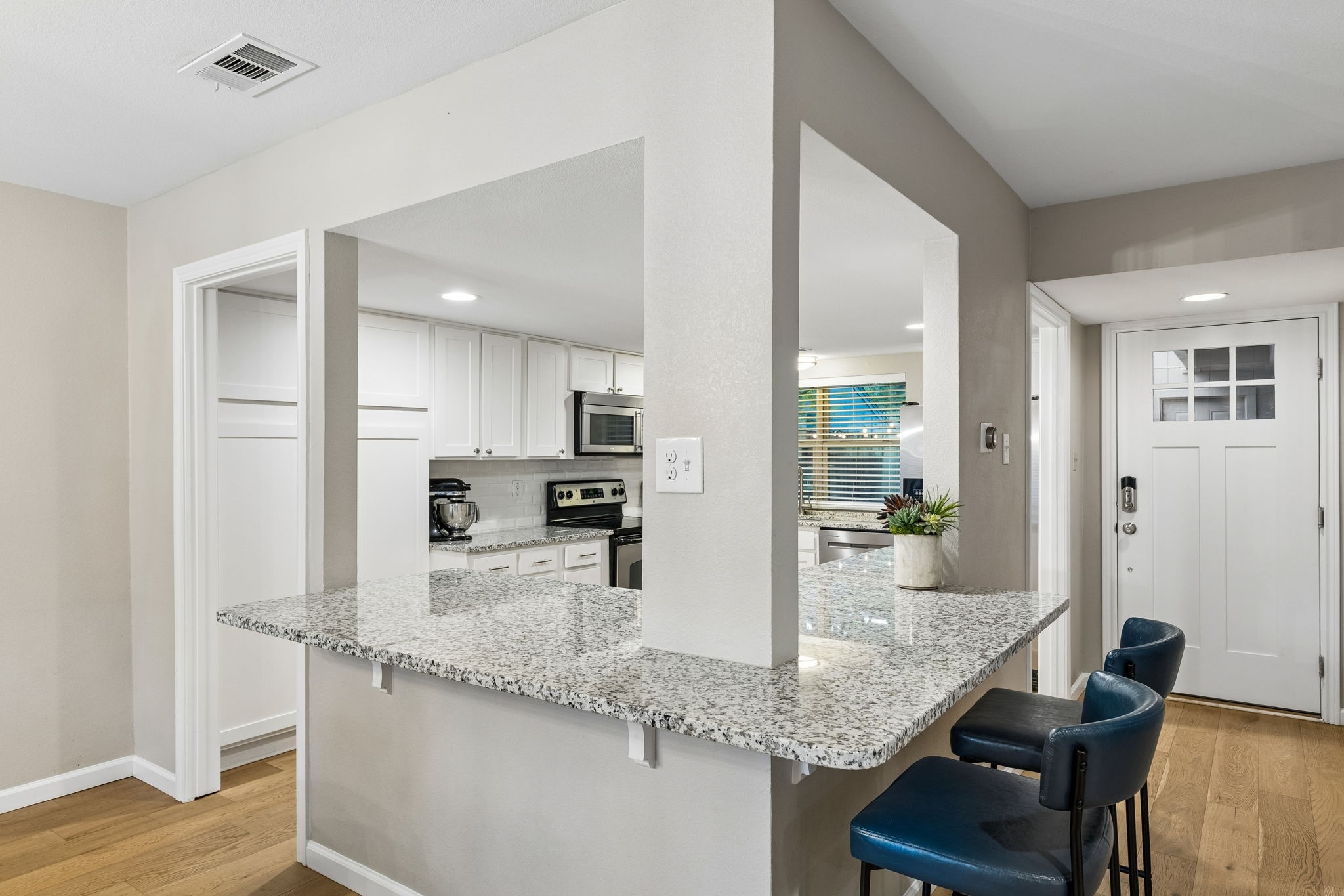 9622 Highland View Drive