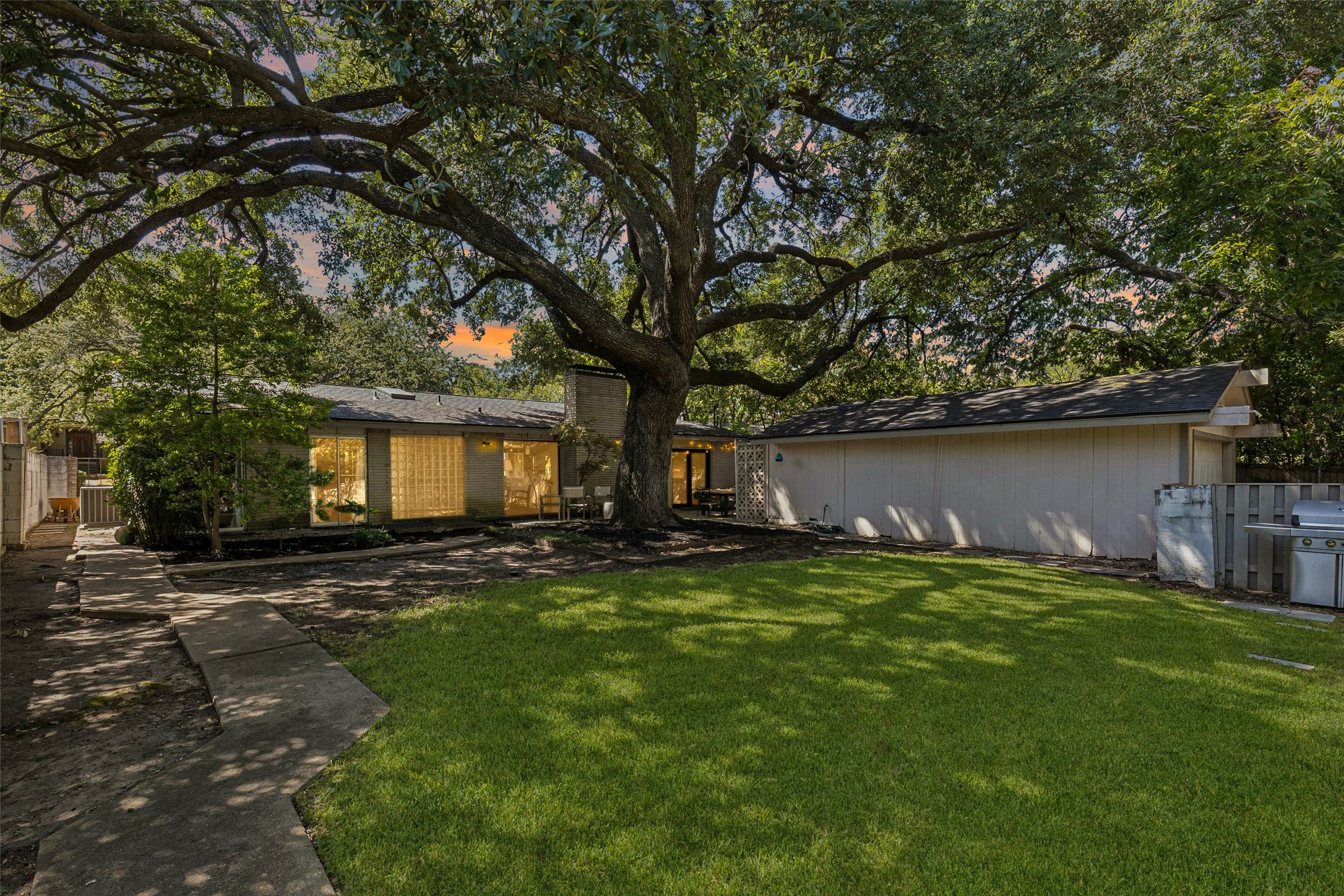9777 Broken Bow Road