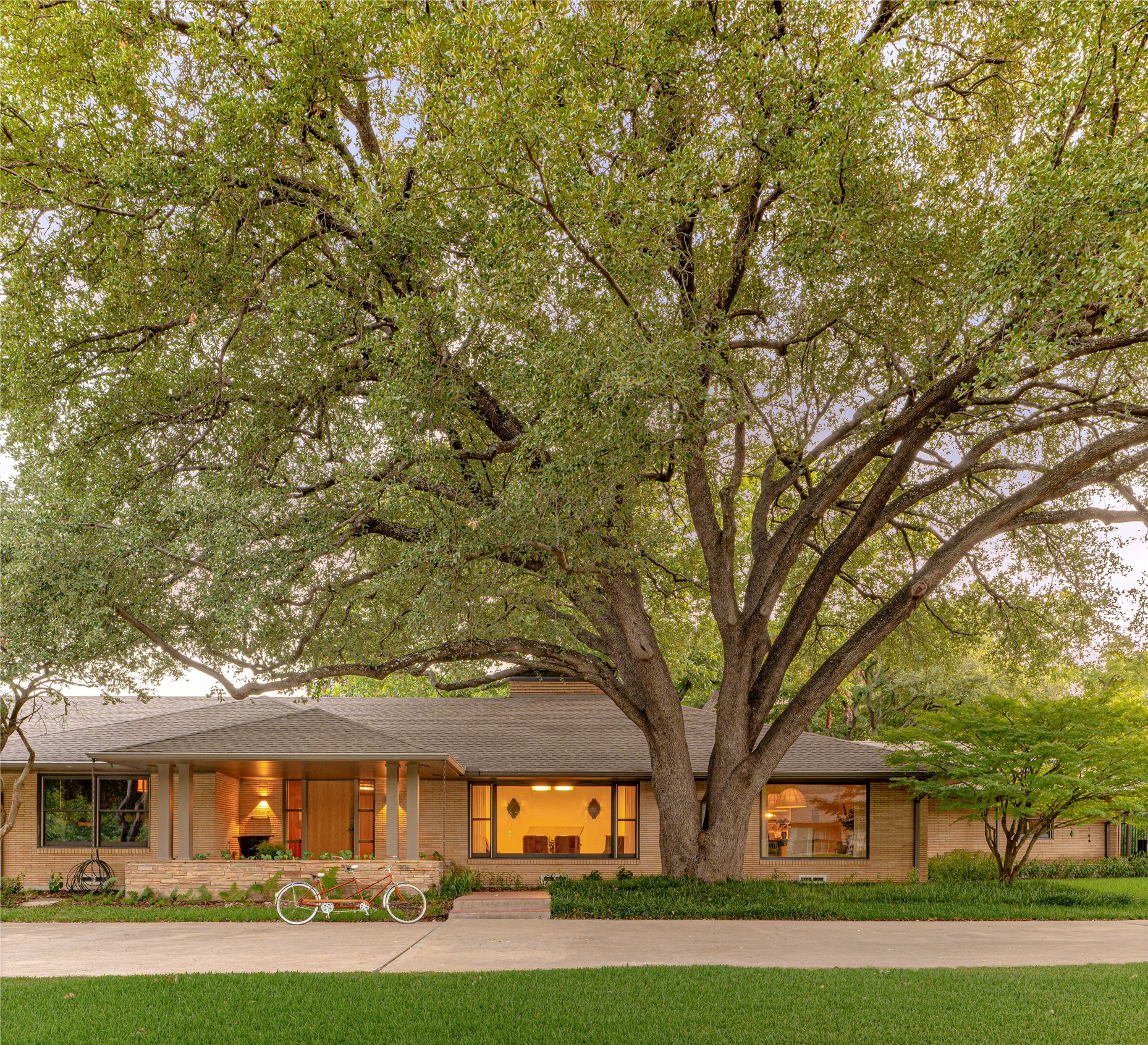 906 Leatrice Drive