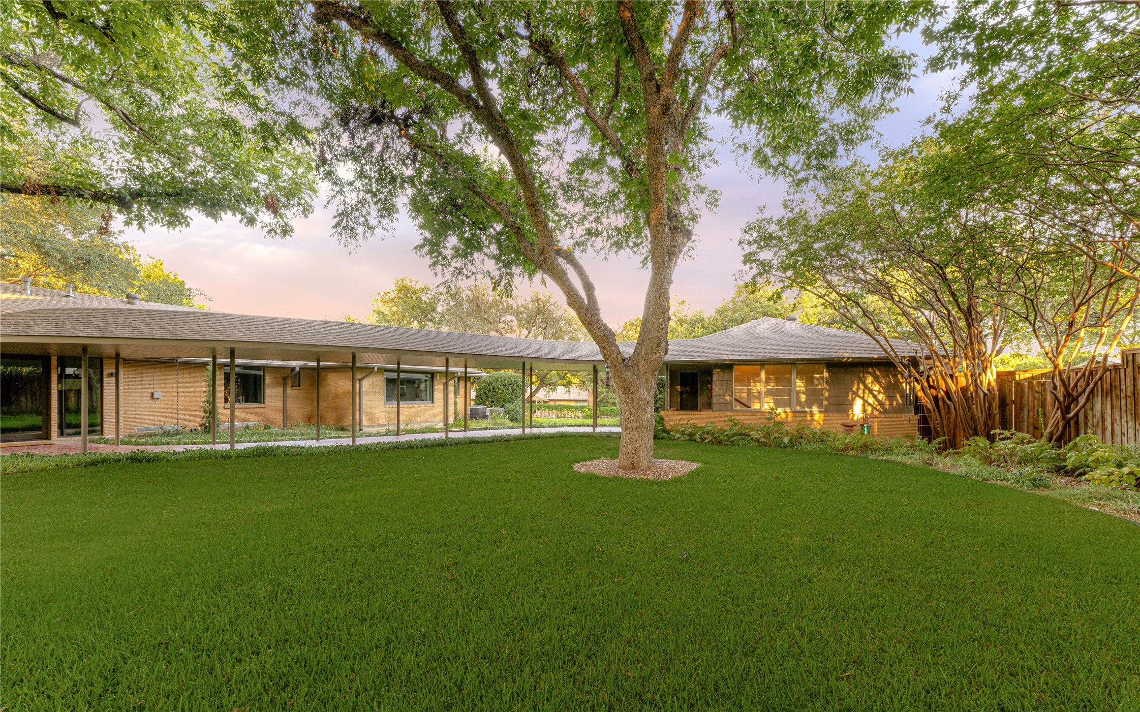 906 Leatrice Drive