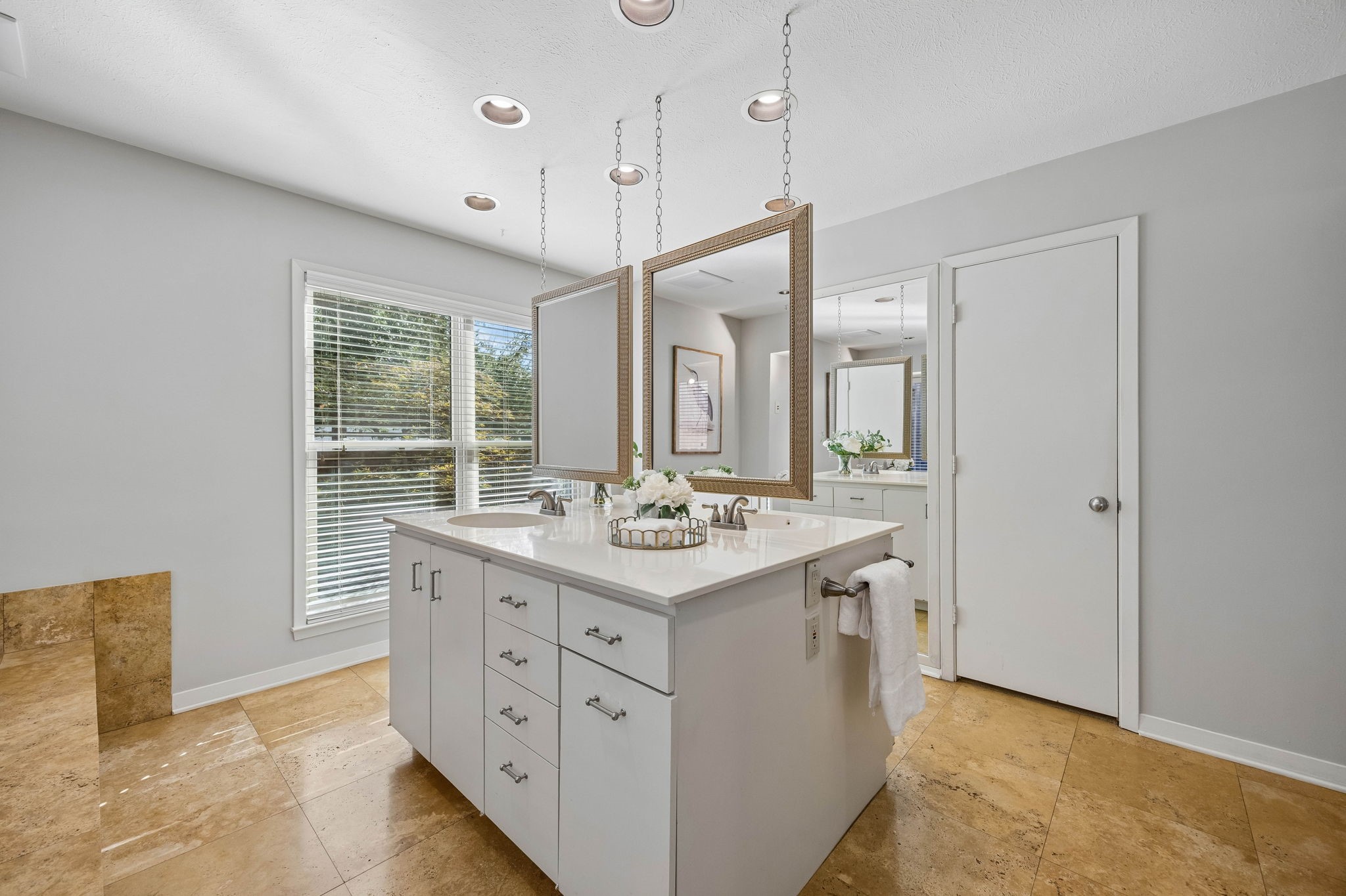 10115 Chesterton Drive