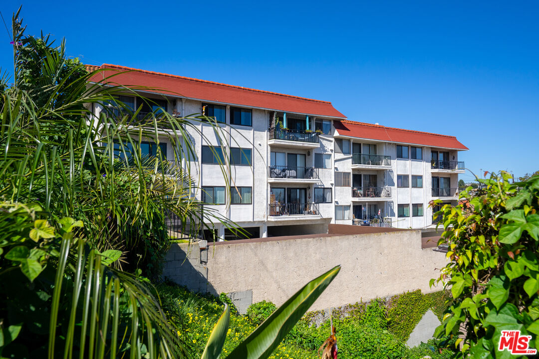 2030 S Cabrillo Ave Unit: 419