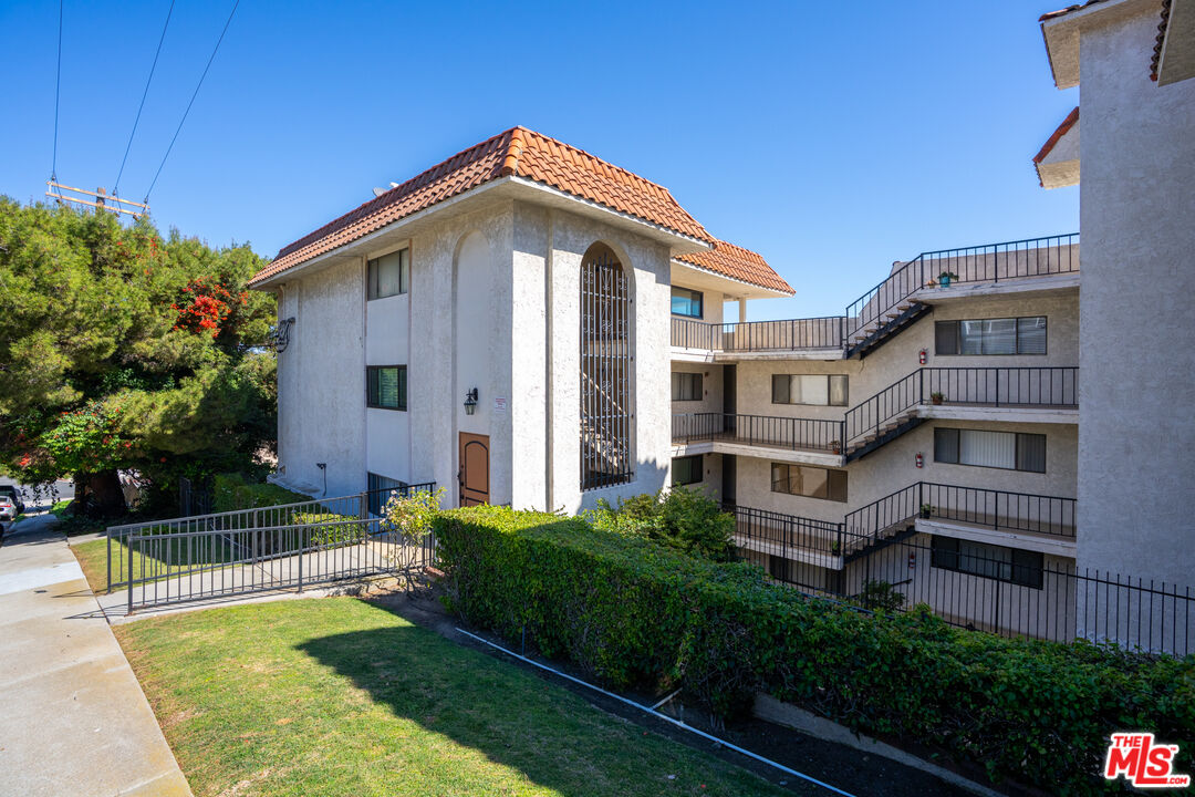 2030 S Cabrillo Ave Unit: 419