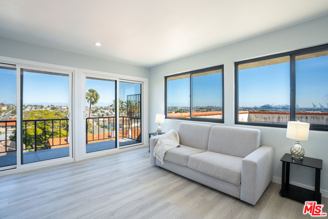 2030 S Cabrillo Ave Unit: 419