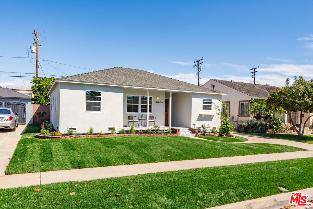 15606 Chadron Ave
