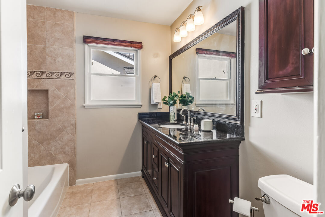 4922 Paseo Del Pavon