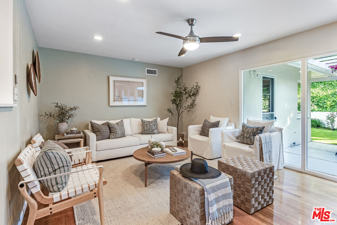 4922 Paseo Del Pavon