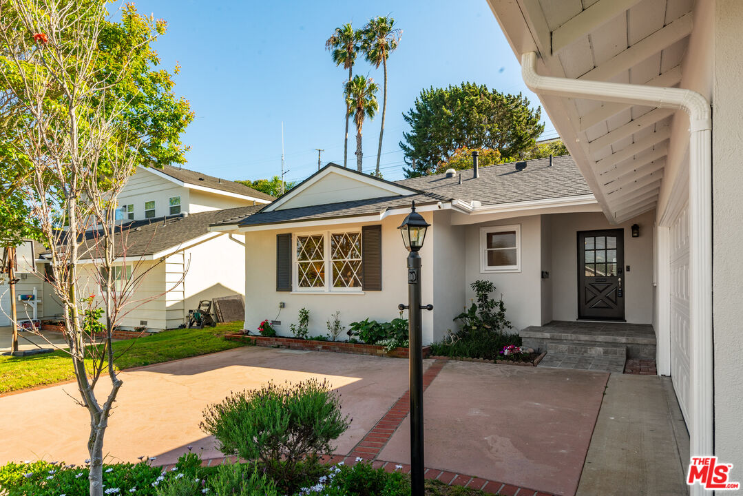 4922 Paseo Del Pavon