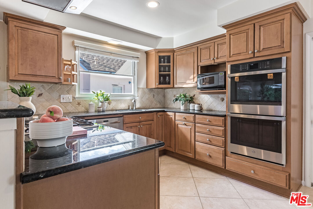 4922 Paseo Del Pavon