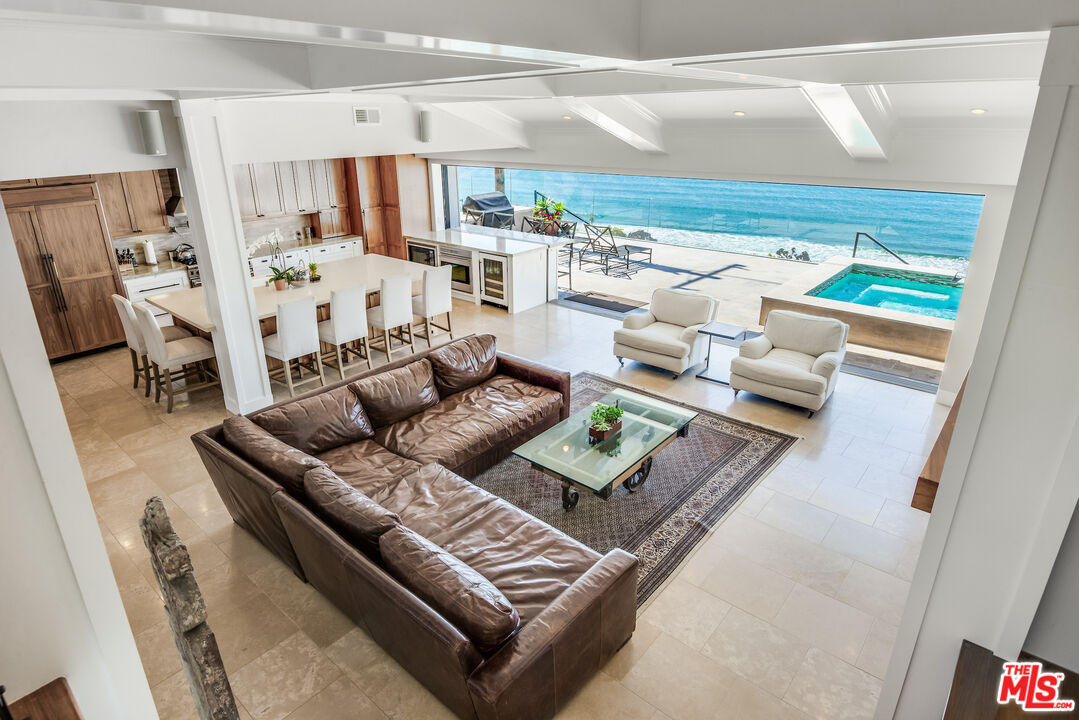 517 Paseo De La Playa