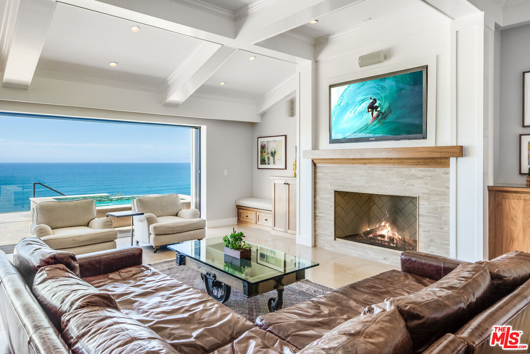 517 Paseo De La Playa