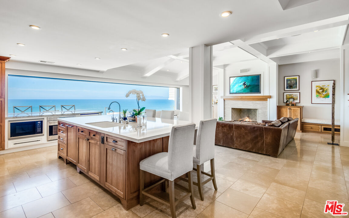 517 Paseo De La Playa