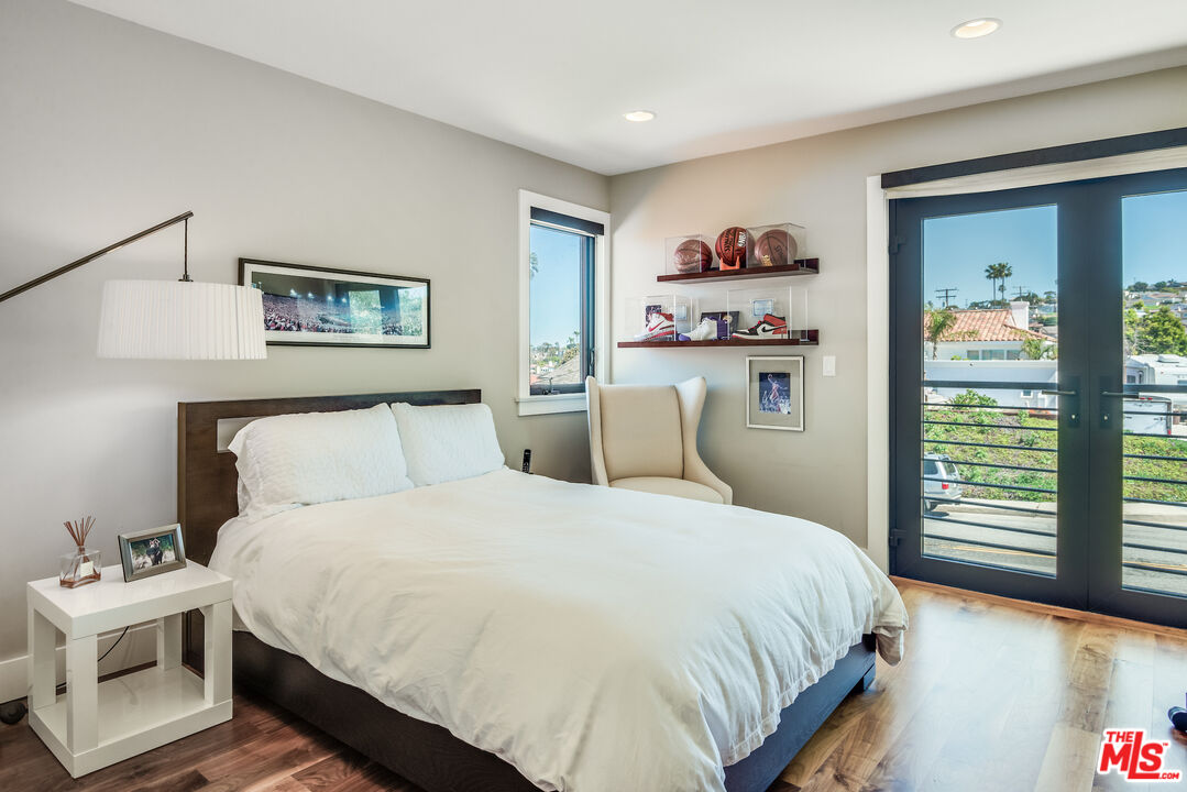 517 Paseo De La Playa