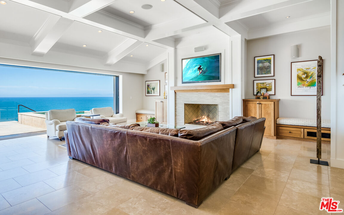 517 Paseo De La Playa