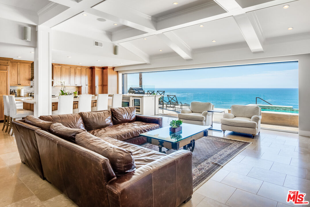 517 Paseo De La Playa