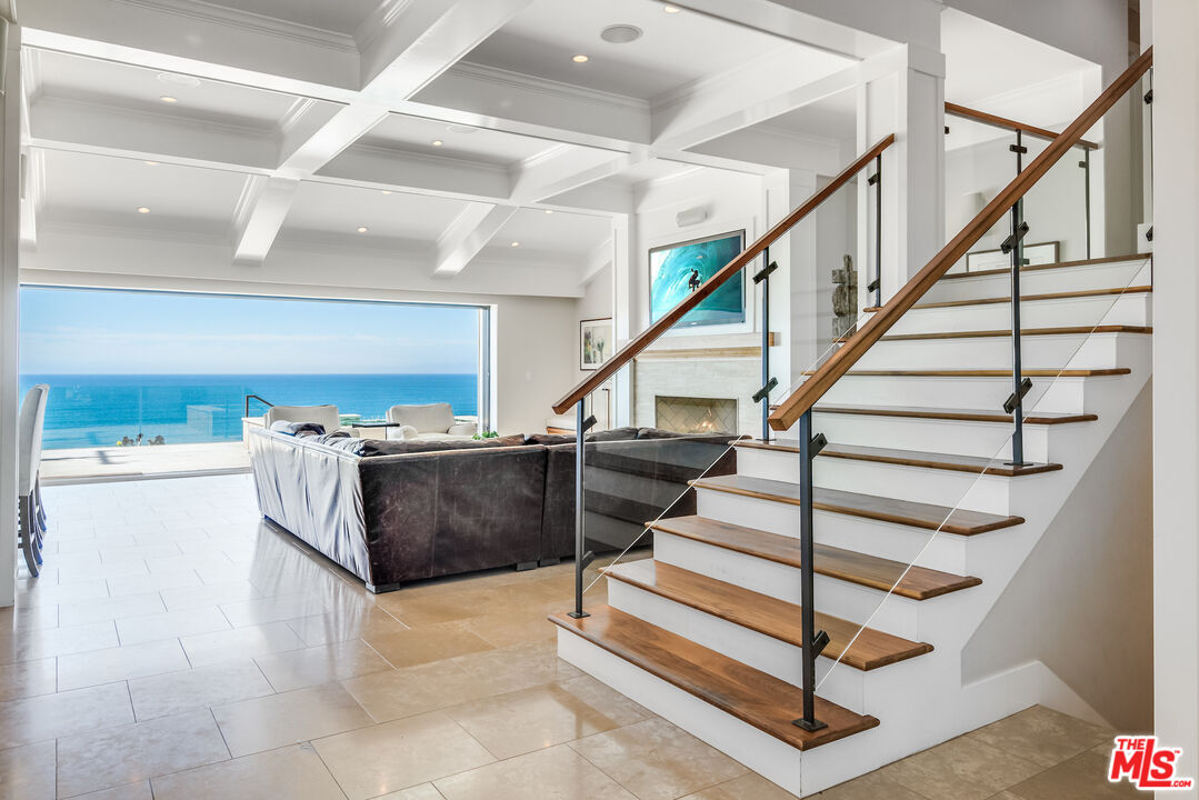 517 Paseo De La Playa