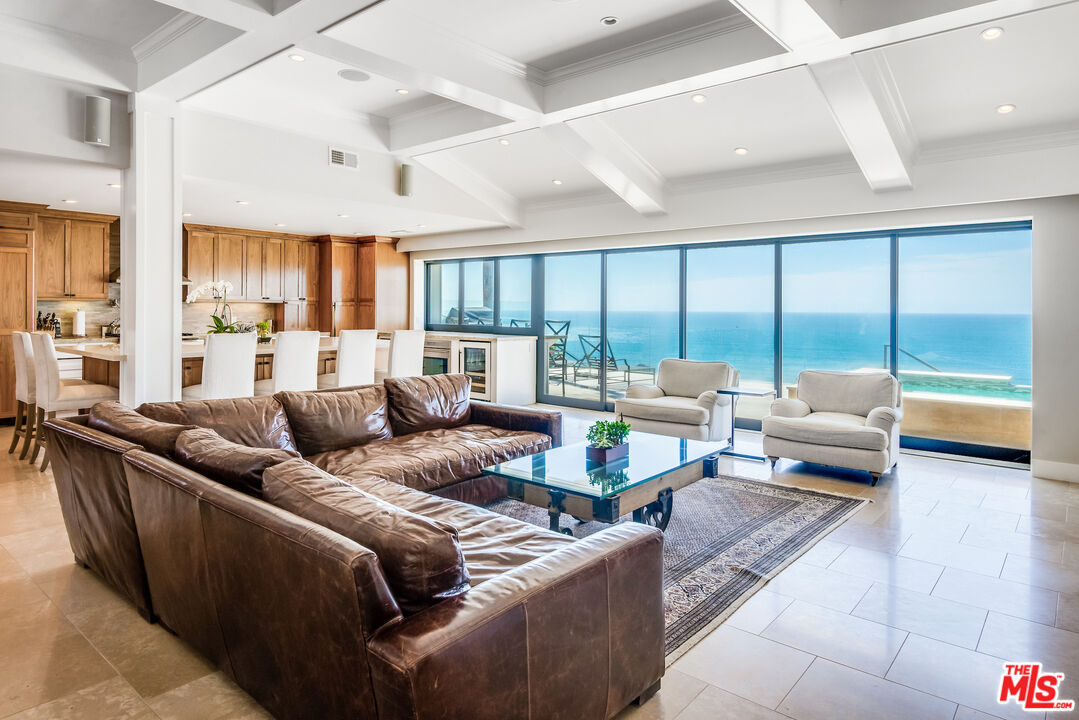 517 Paseo De La Playa