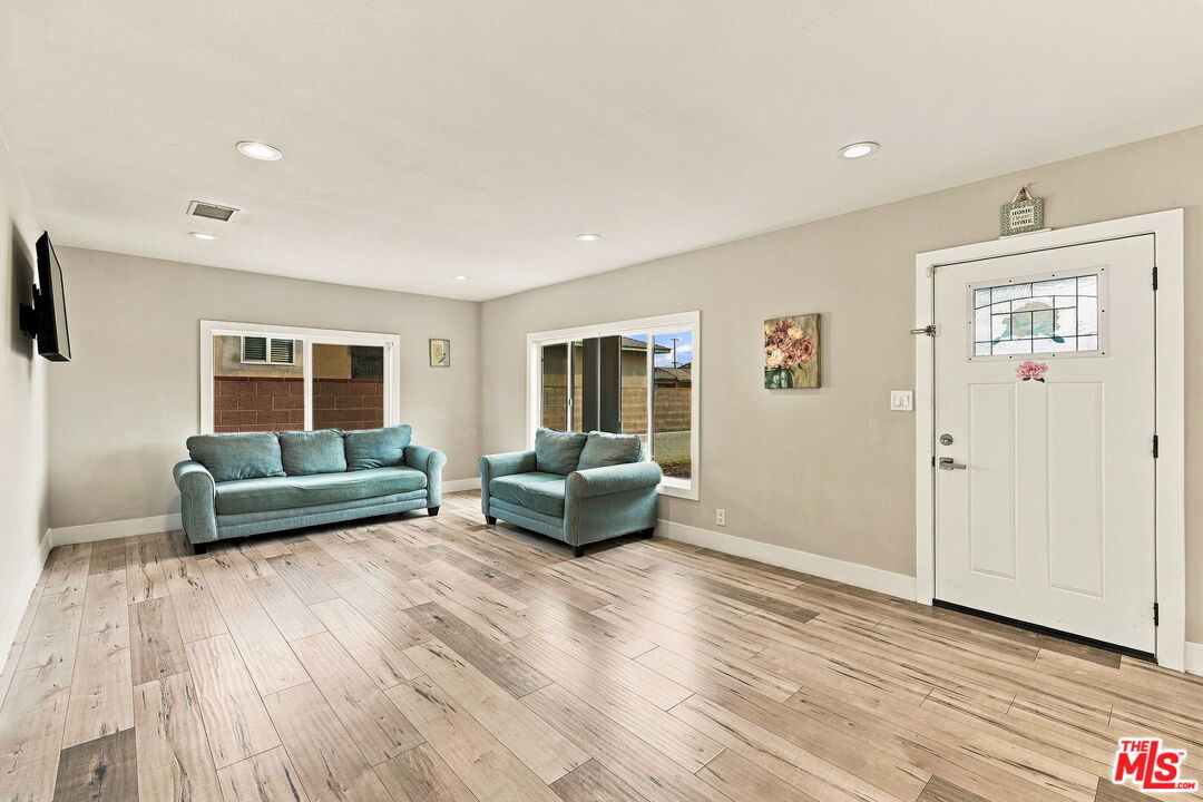 12319 Telechron Ave