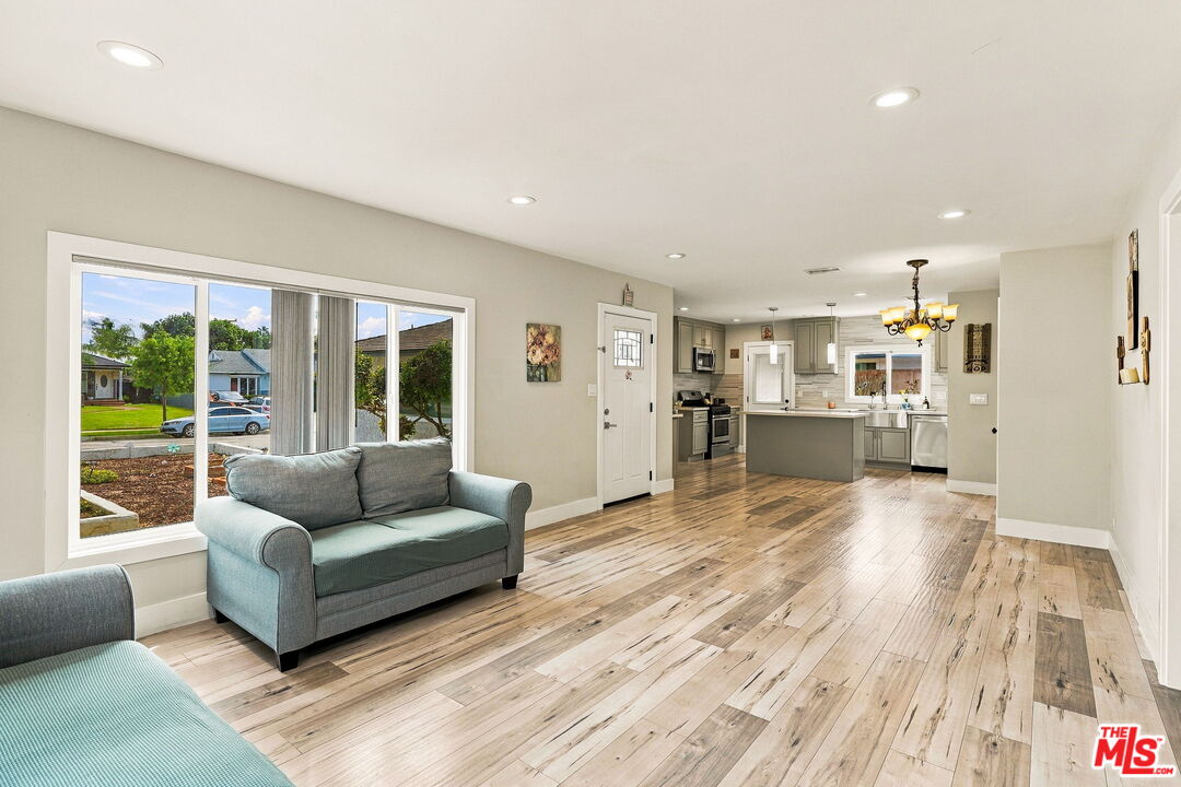 12319 Telechron Ave