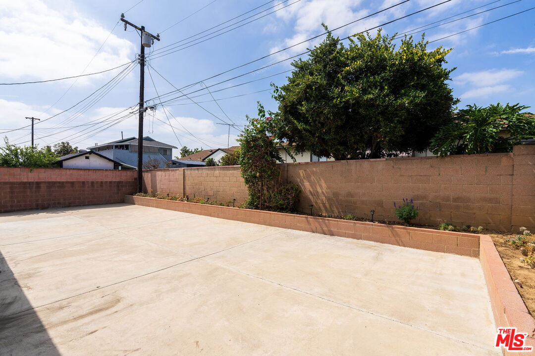 12319 Telechron Ave