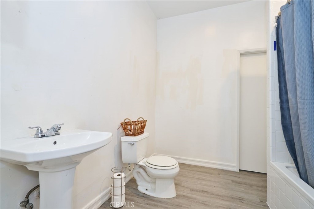 1025 W Arbor Vitae Street