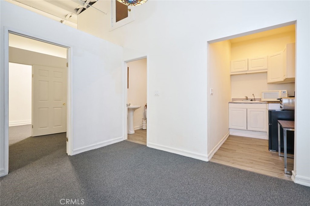 1025 W Arbor Vitae Street