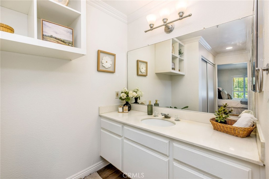 2571 Plaza del Amo 310