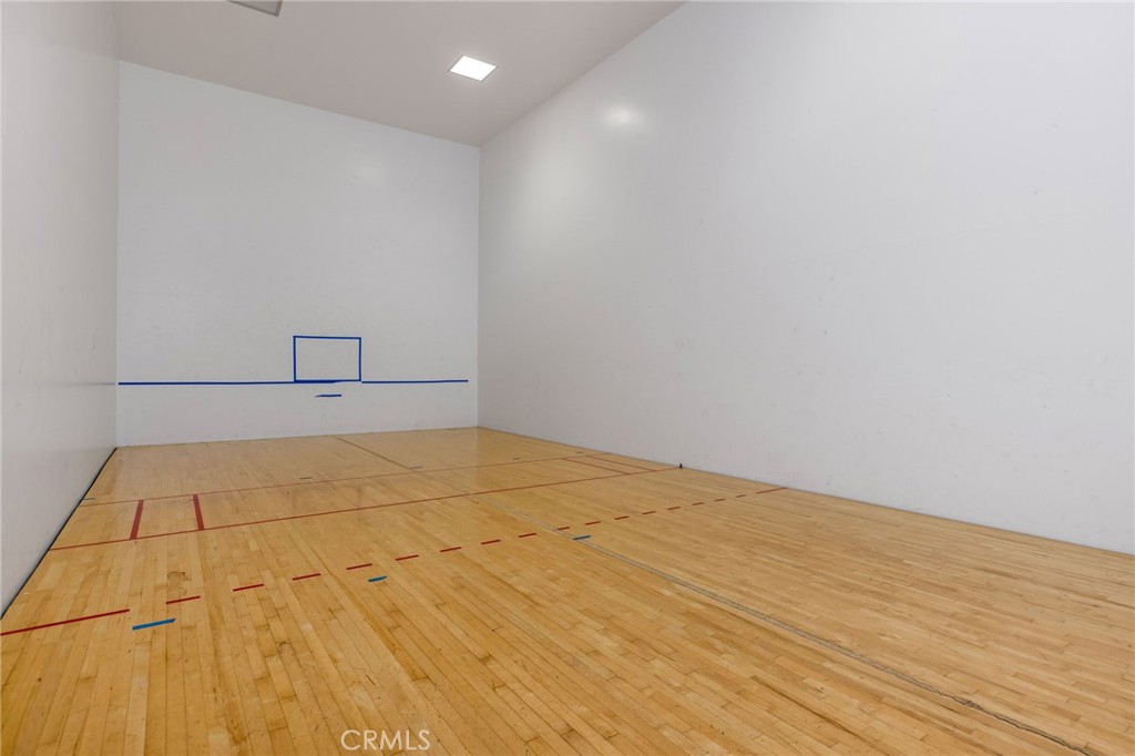 2571 Plaza del Amo 310