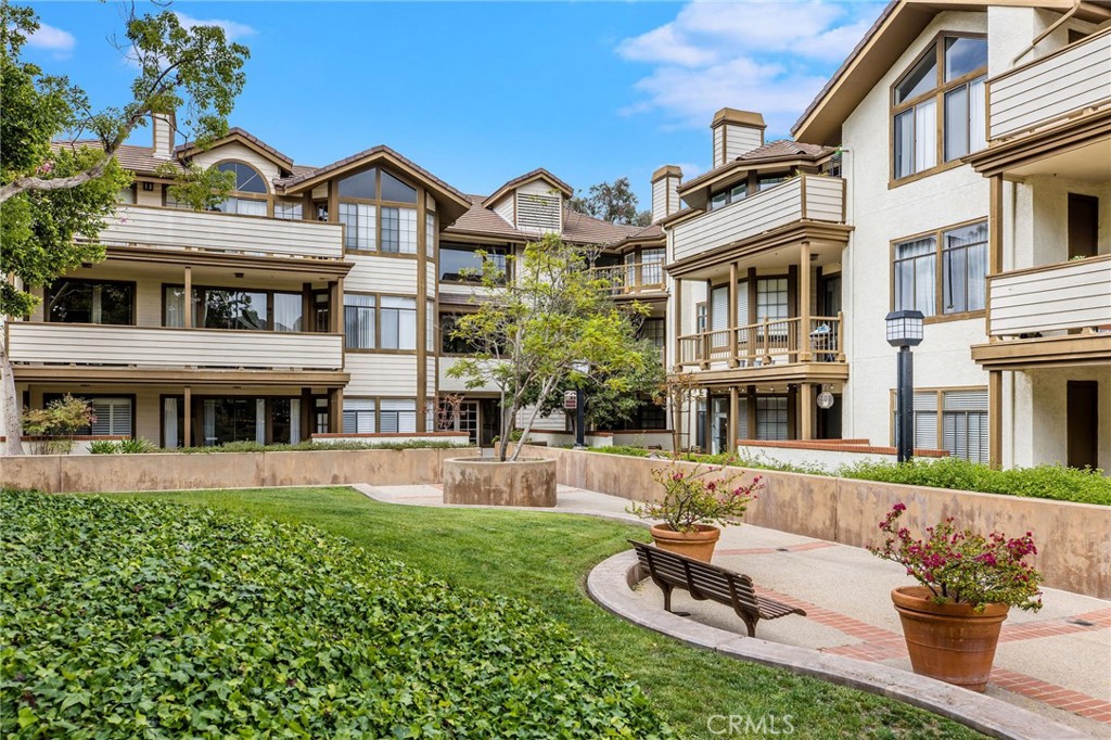 2571 Plaza del Amo 310