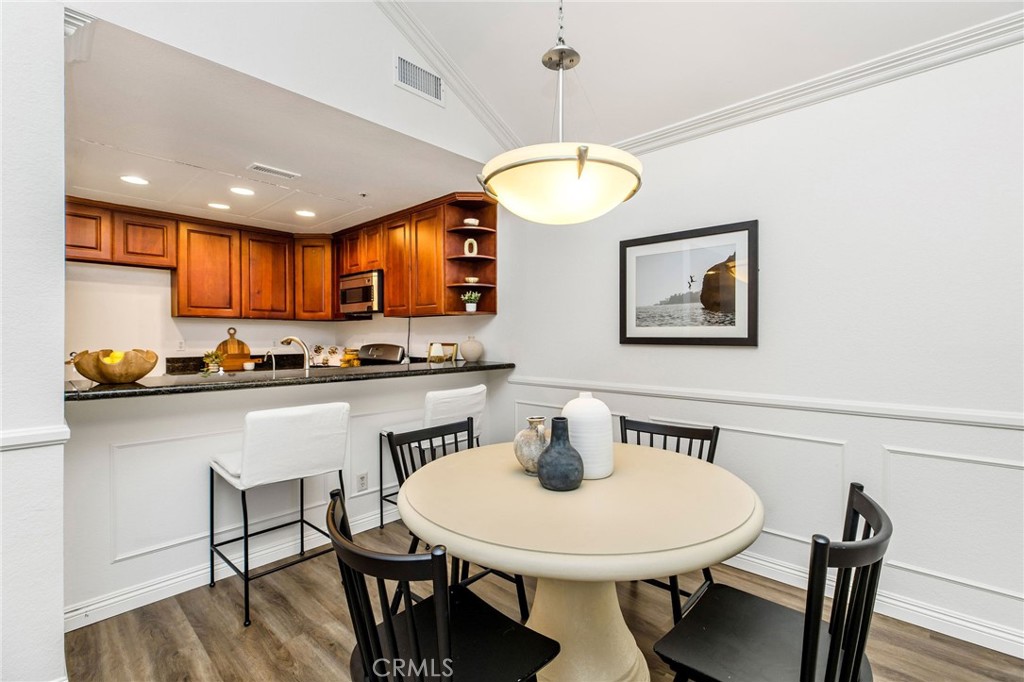 2571 Plaza del Amo 310