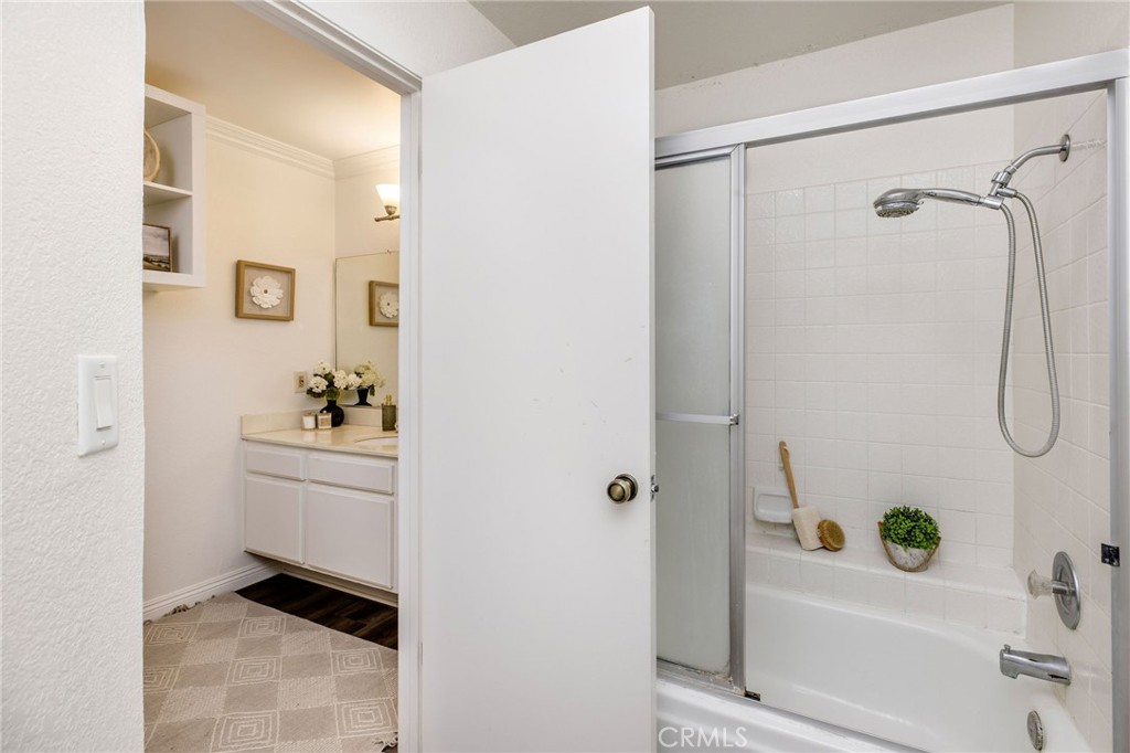 2571 Plaza del Amo 310