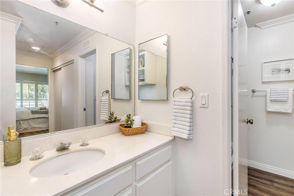 2571 Plaza del Amo 310