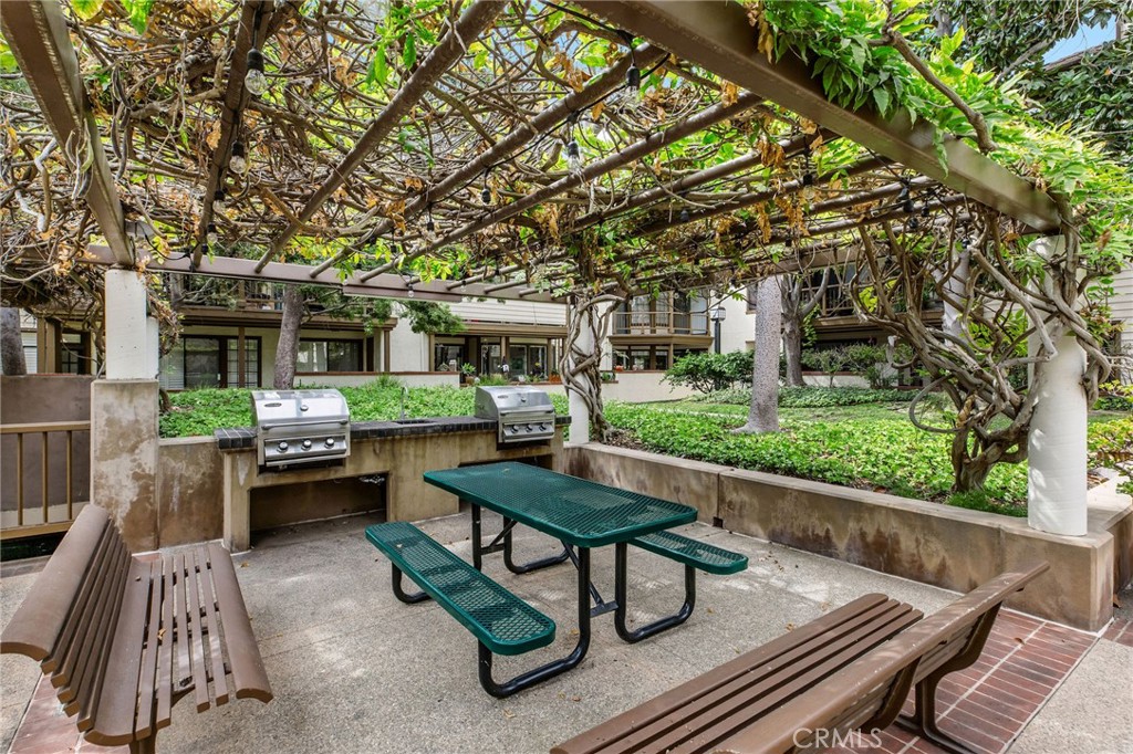 2571 Plaza del Amo 310