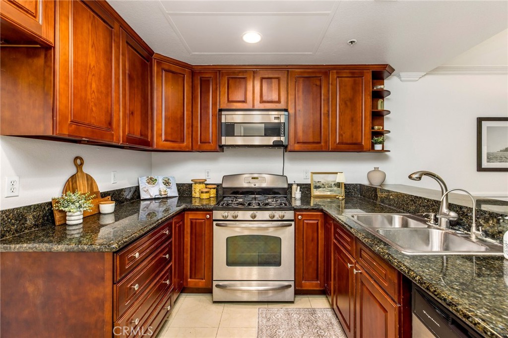 2571 Plaza del Amo 310