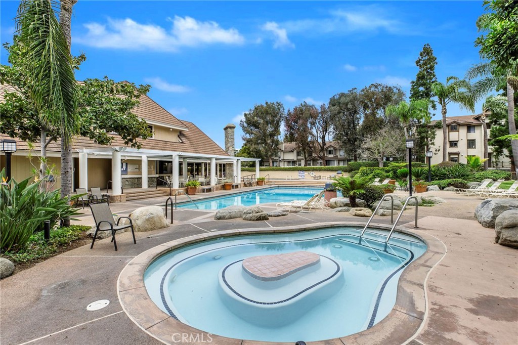 2571 Plaza del Amo 310