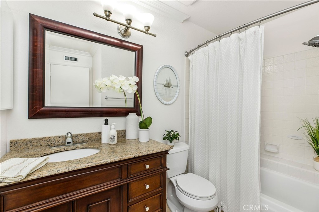 2571 Plaza del Amo 310