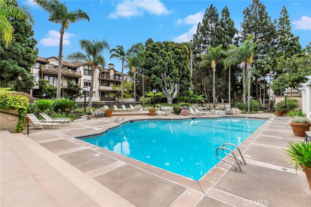 2571 Plaza del Amo 310