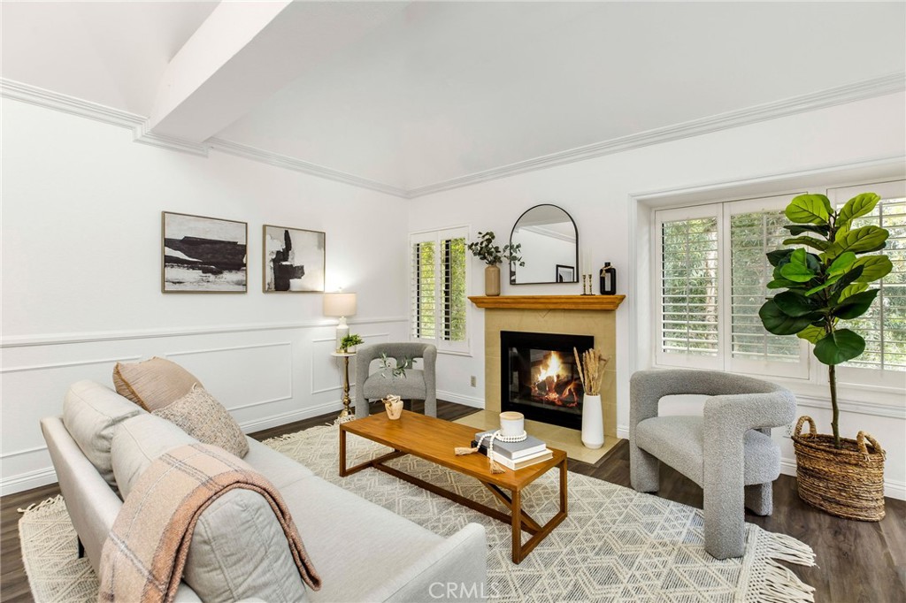 2571 Plaza del Amo 310