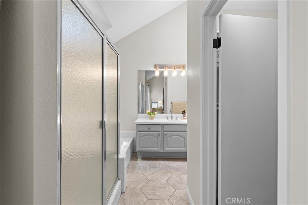 1150 W Capitol Drive 114