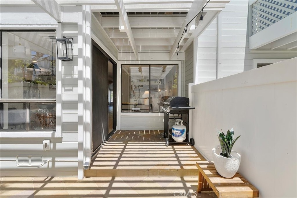 1150 W Capitol Drive 114