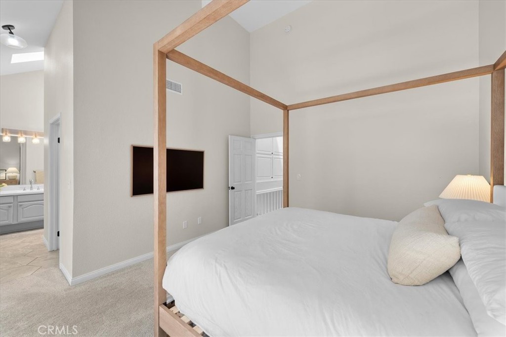 1150 W Capitol Drive 114