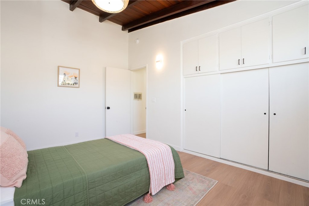 261 W Sepulveda Street