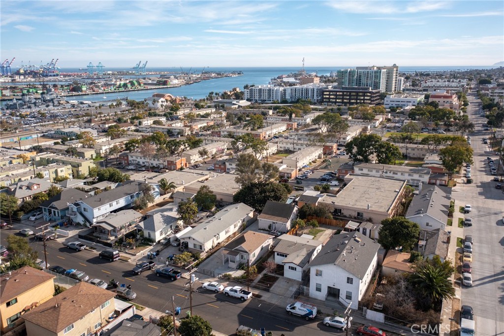 261 W Sepulveda Street