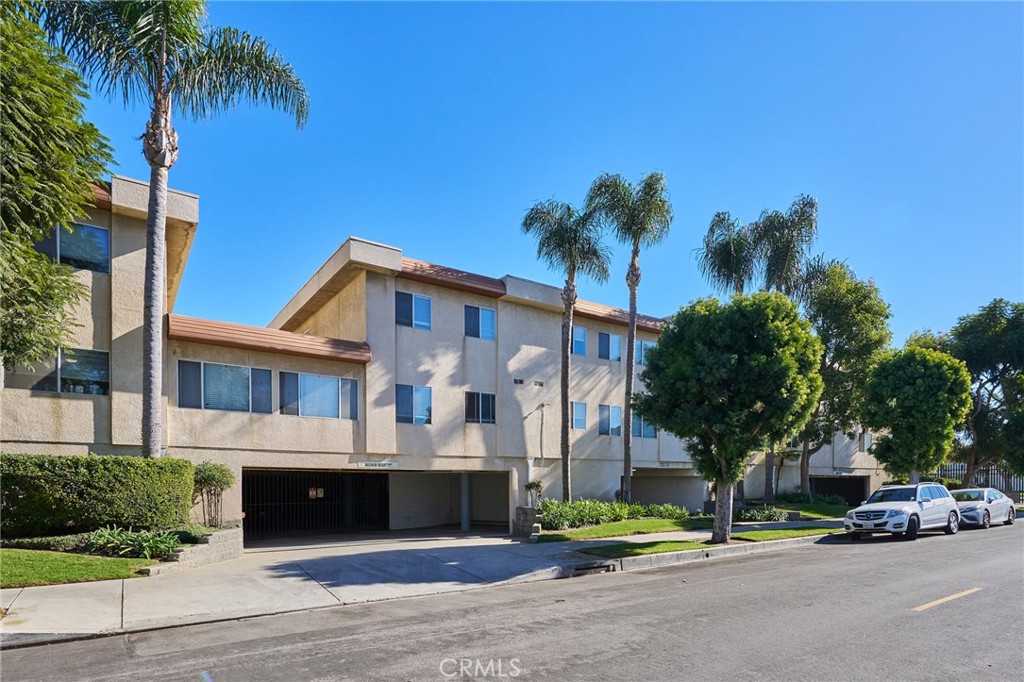 2222 S Mesa Street 24