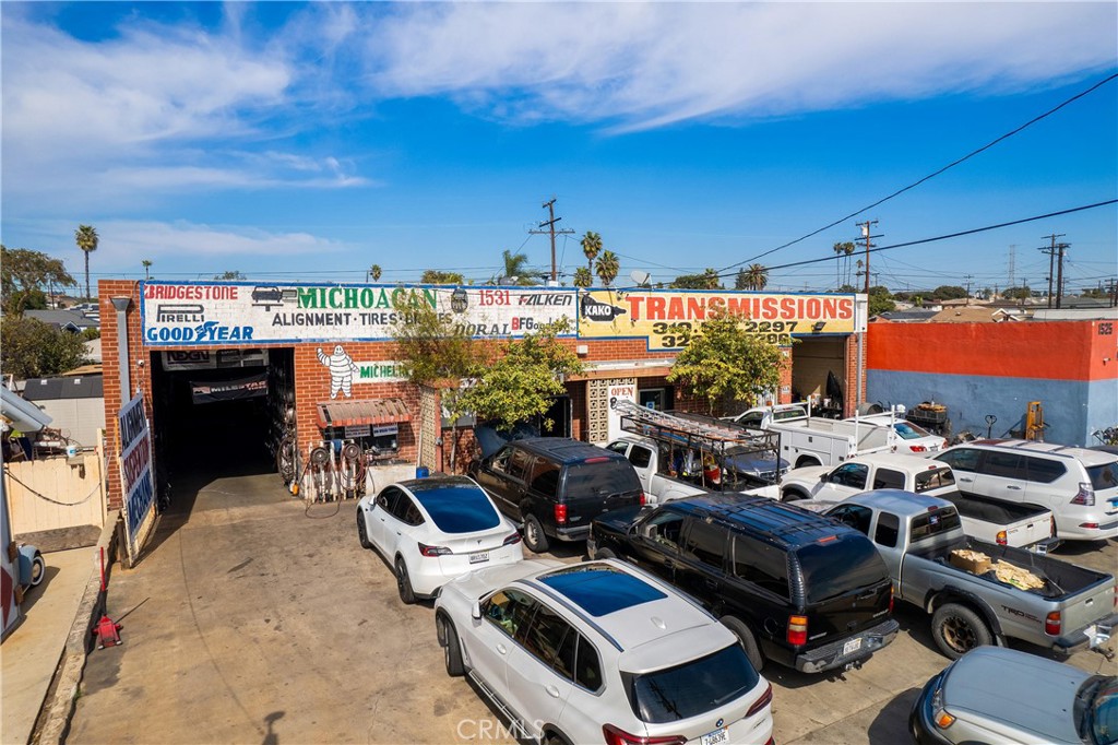 1527 W El Segundo Boulevard