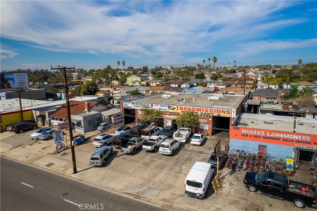 1527 W El Segundo Boulevard